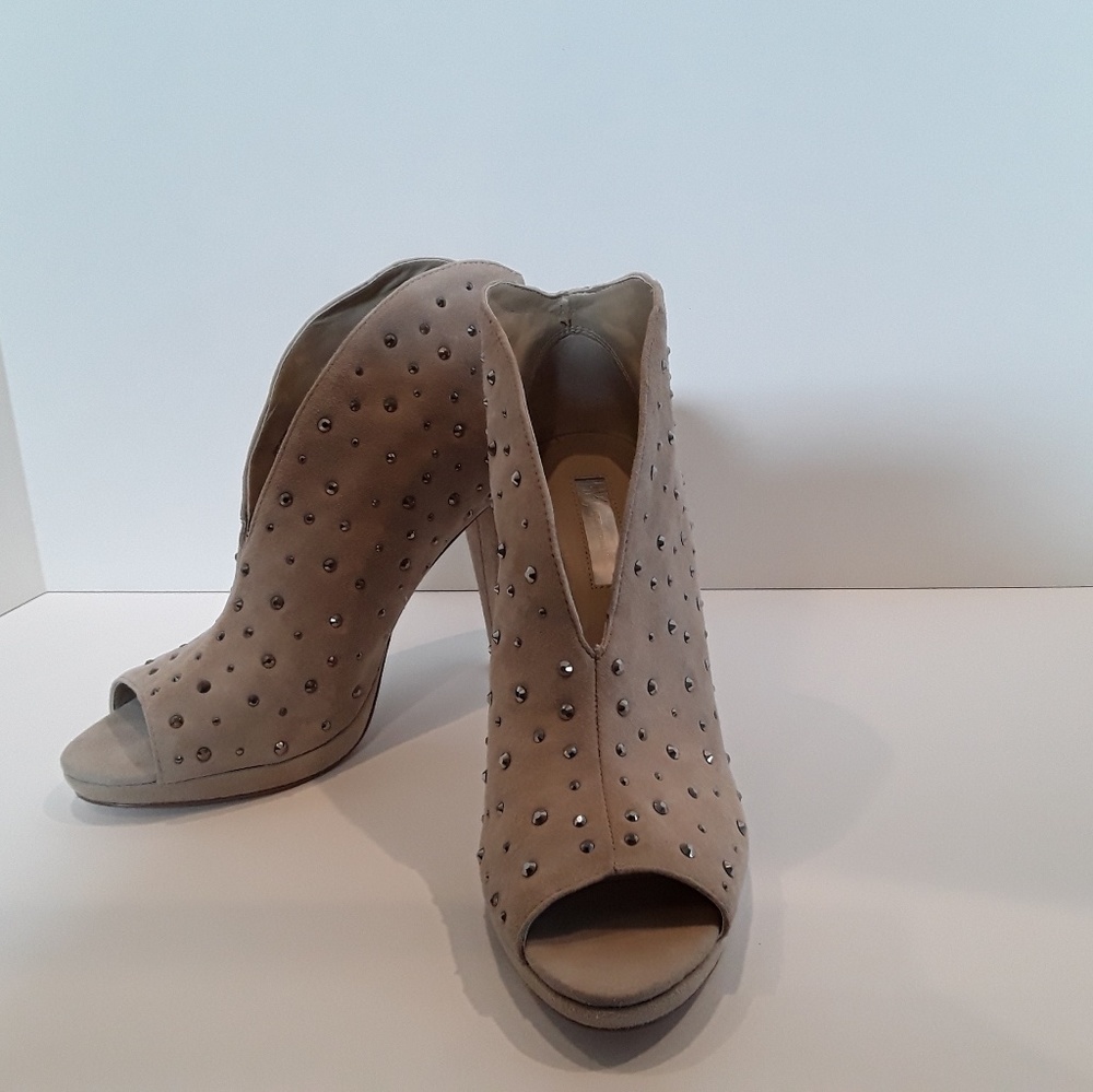 INC International Beige Suede Pumps